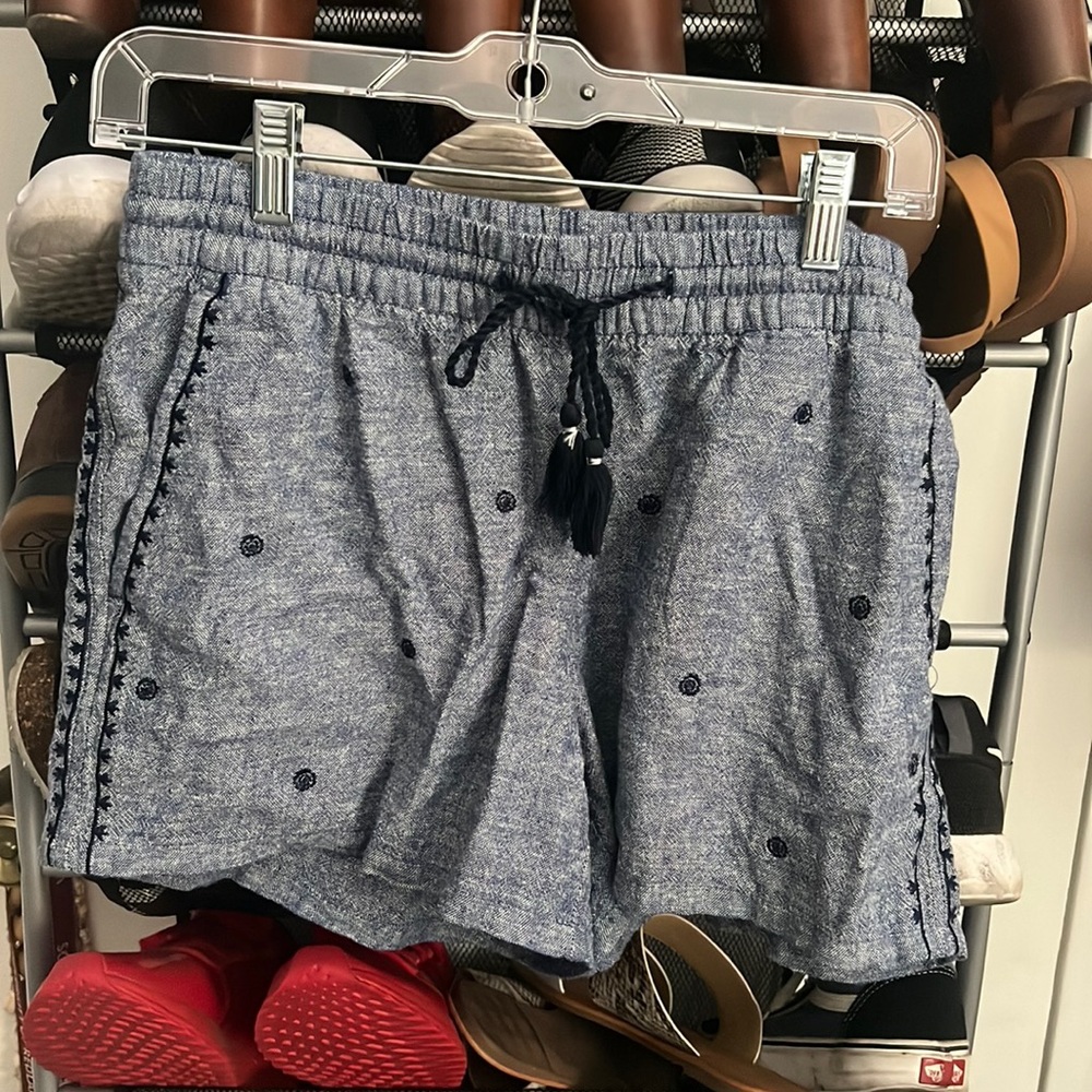 Women’s old navy shorts. Size medium